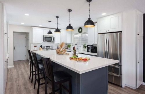 Paradise Valley Village Cottage | Players Paradise- Pool-golf-games & More!