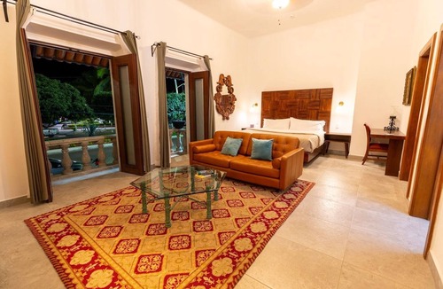 Lourdes Hotel | Plaza Chapala Hotel
