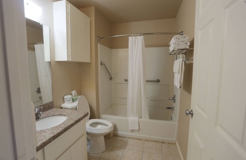 Donna Apartment | Pleasant corporate apartment with AC in Donna