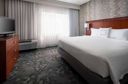 Camelback East Hotel | Pleasant Stay, Convenient Location! w/Pool, Short Drive to Wrigley Mansion