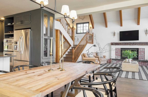 Lake Arrowhead Cottage | Pollock by Avantstay Stunning Views w/Movie Room, Game Room & Large Balcony