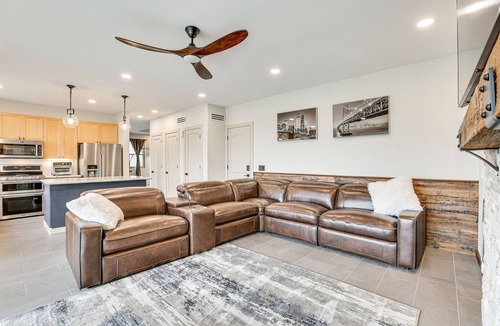 Palm Valley House | Pool Access + Golf Course View! Goodyear Retreat