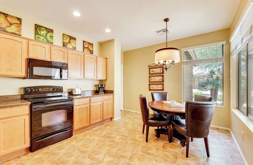 Oakwood House | Pool Access: Oakwood Home in Sun Lakes