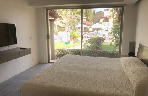Ixtapa Villa | Pool front Villa 18 at Hotel Tesoro a few steps from the beach