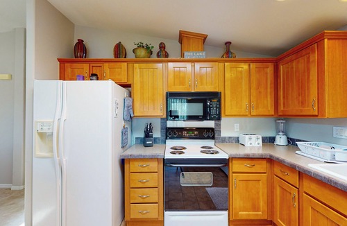 Havasu Lake House | Pool & Hot Tub Access: 'Lake Havasu Lakehouse'