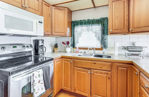 Yuma House | Pool, Hot Tub & Tennis Courts: Yuma Home Near Dtwn