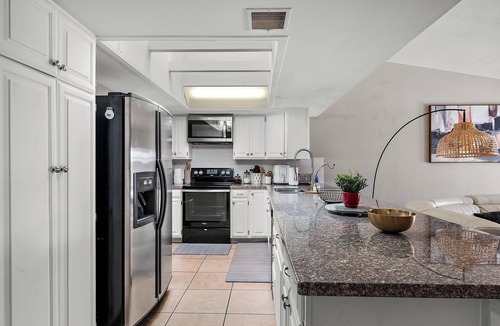 Ahwatukee Foothills House | Pool & Jacuzzi Home Near Ahwatukee Golf Club