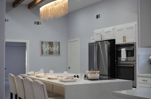 McAllen House | Pool, Pickleball & Epic Game Room | Lake James
