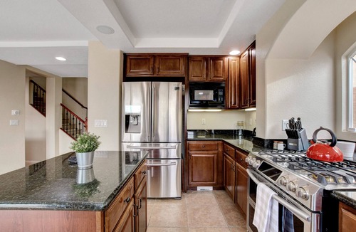 Las Vegas House | Pool/Spa-15 min from ✈️ & strip. Smart TVs Close to shopping 🍔 freeway.