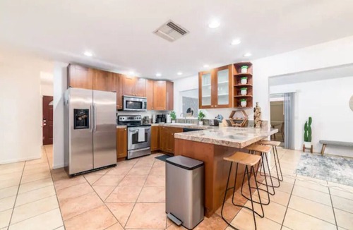 Palo Verde House | Poolside Chic: Large Group Getaway! Wow