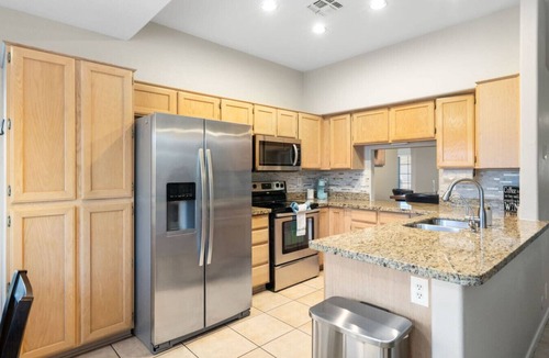 Maryvale Village House | Poolside Family Stay Near Cardinals & Dodgers