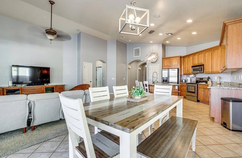 Copper Leaf House | Poolside Oasis: Group-Friendly Getaway in Phoenix!