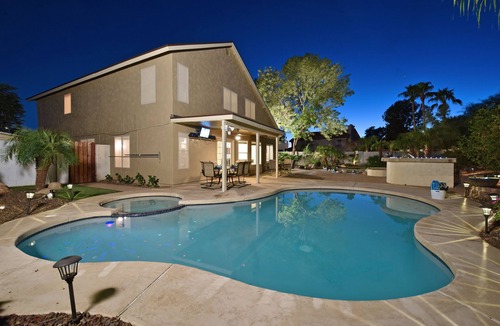 Paradise Valley Village House | Poolside Paradise 4 bedrooms/3 bath. Hot tub, pool and putting green