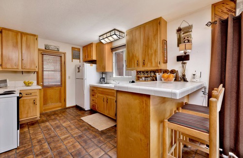 Summit Estates Cabin | Popko's Place | 3BR/1BA Moonridge Cabin w/BBQ Deck & Fenced Yard
