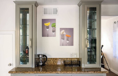 Norwalk House | Premium Queen Room Private Ensuite Bright