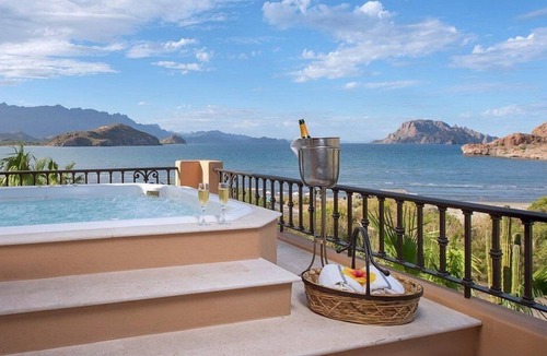 El Marasal Resort | Presidential Four Bedroom Penthouse - Private Jacuzzi and BBQ