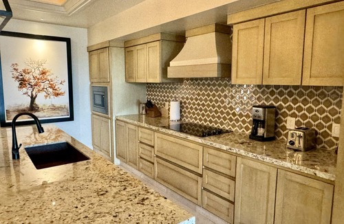 Los Cangrejos II y III Resort | Presidential Suite, 2 Bedrooms, 2 Bath, Ocean View