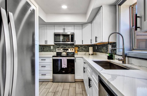 Lake Biltmore Village Condo | Presidential Suite, two bedroom the best views