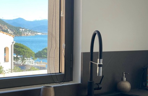 Ajaccio Apartment | PRESTIGIOUS SEAFRONT 3-BEDROOM APARTMENT RENTAL WITH HEATED POOL