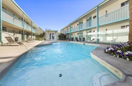 Roosevelt Apartment | Prime DTPH Location w Pool