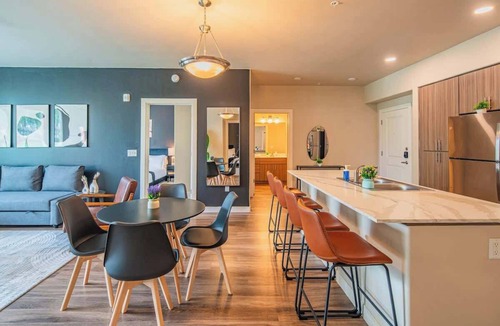 Tempe Apartment | Prime Location | Balcony, Pool, Gym, W/D, Parking