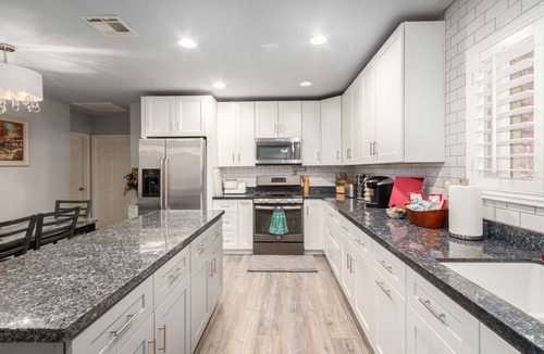 Mesa House | Private 1-Acre Retreat Pool, Spa, Pickleball & Ramada in Mesa