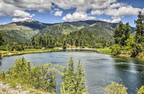 St. Maries House | Private 2-Acre Retreat w/MTN Views, Walk to River
