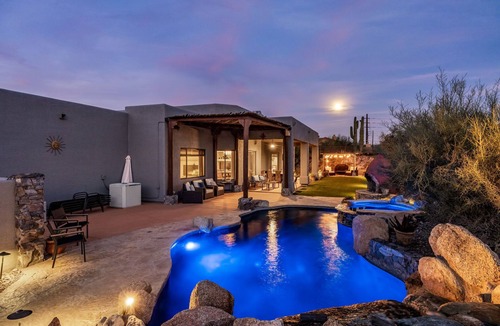 Miramonte House | Private 4-bedroom Digs walking distance to heart of Cave Creek