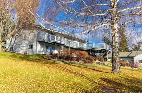 Lakeside House | Private 4BR Lakefront Estate on Flathead Lake- Dock, Beach, 30+day Summer Stays