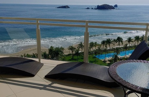 Ixtapa Condo | Private Beachfront Heaven at BVG Marina Ixtapa