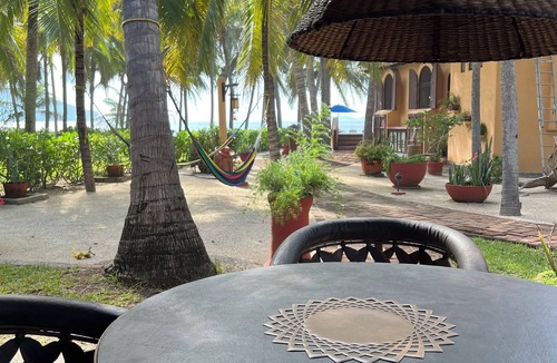 Barra de Potosi House | Private bungalow on the beach with WiFi and AC in Playa Blanca, Zihuatanejo