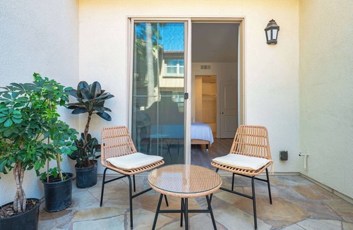 Irvine Apartment | Private Entry Cozy Suite w Patio Bath Kitchenette