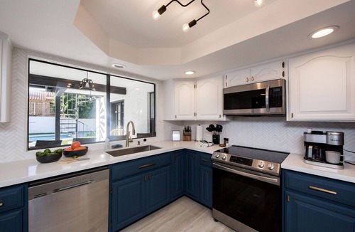 North Mountain Villa | Private Family Oasis+Heated Pool+Golf+Hike+Dink Pickleball Court
