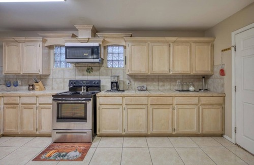 Pharr House | Private Fenced Backyard Pet Friendly Mins to Malls