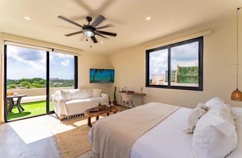 Puerto Aventuras Apartment | Private Jacuzzi, Starlink, Golf-View Terrace - Puerto Aventuras