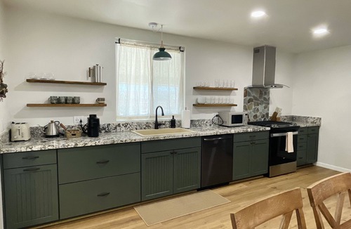 Joshua Tree House | Private Joshua Tree Oasis - 2 BD 2 BTH - Pool, Spa, Fire Pit, Bocce Ball, BBQ