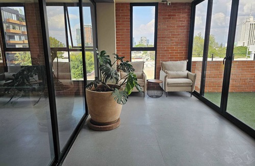 Lafayette Apartment | Private Loft Walking Distance from CAS | Duna S.