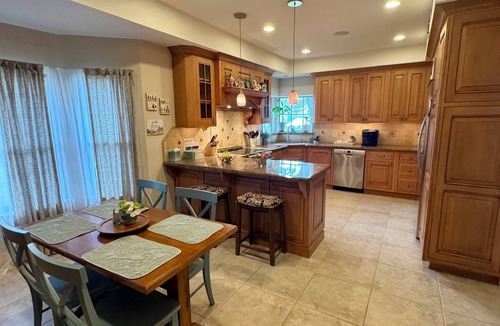 McAllen House | Private Oasis in prime McAllen location with Gated Parking, Pool & Heated HotTub