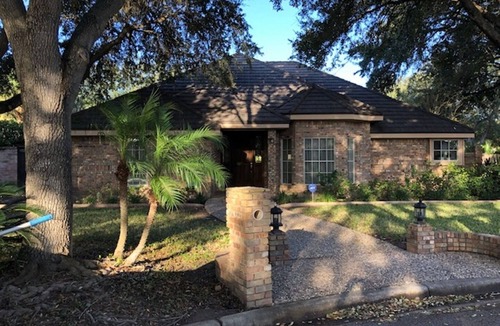McAllen House | Private Oasis in prime McAllen location with Gated Parking, Pool & Heated HotTub