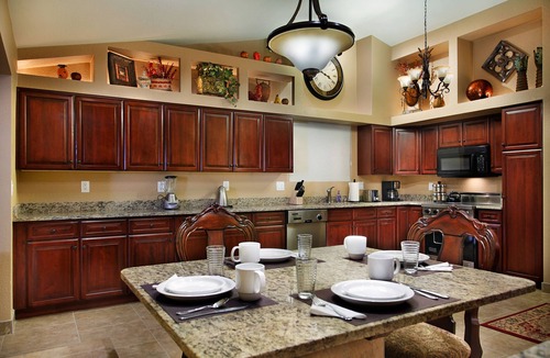 Buenavante House | Private Playground: Golf Pool Table and Hot Tub!