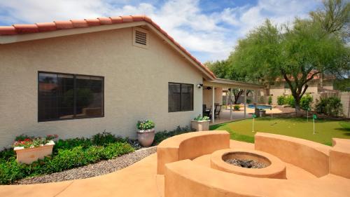 Buenavante House | Private Playground: Golf Pool Table and Hot Tub
