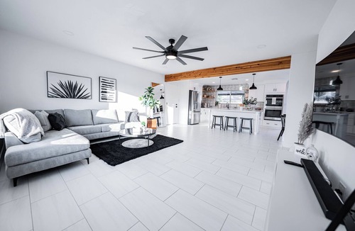 Cox Heights House | Private Pool + Firepit | Putting Green + Games | 10-Min Old Town | Sun & Social