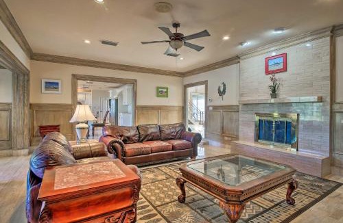 Harlingen House | Private Pool: Lakefront Harlingen Home