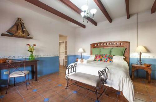 La Paz House | private Pool, walk to malecón, 2 BR estilo hacienda