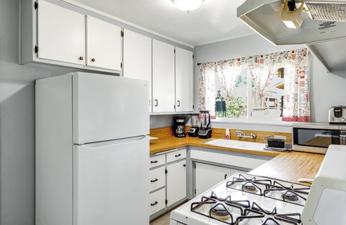 Bakersfield Apartment | Private Pool & Yard! Family Getaway in Bakersfield
