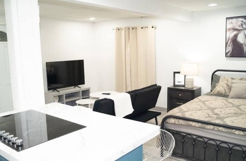 Weslaco House | Private Remodeled Guesthouse in RGV, Relax: No chores Pet Friendly Rental