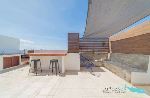 La Paz House | Private Rooftop, Walk to Malecón, Gated Stay