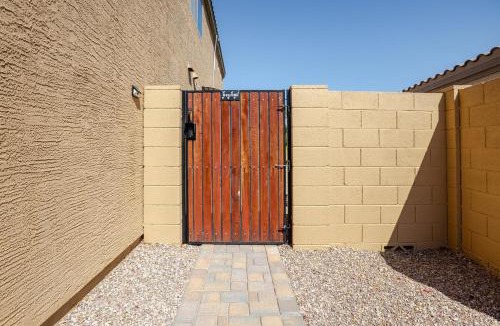 Laveen Village House | Private Suite Airport Tesla Charger
