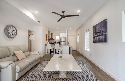 Brownsville House | PROMO 10% WEEKLY/15% MONTHLY Townhouse birdwatching SP Island and Mexico Apt. B