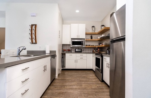 Brownsville House | PROMO 10% WEEKLY/15% MONTHLY Townhouse birdwatching SP Island and Mexico Apt. B
